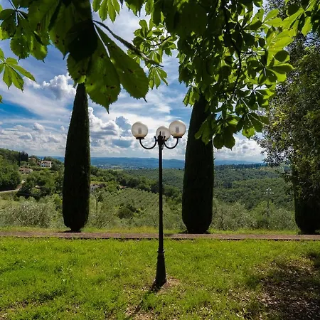 Experience The Charm Of Tenuta Le Caselle, A Cozy Surrounded By Nature And Comfort! Villa