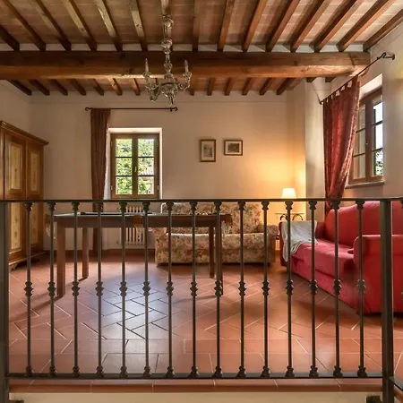 Experience The Charm Of Tenuta Le Caselle, A Cozy Surrounded By Nature And Comfort! Subbiano