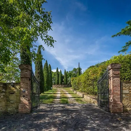 Experience The Charm Of Tenuta Le Caselle, A Cozy Surrounded By Nature And Comfort! Villa Subbiano