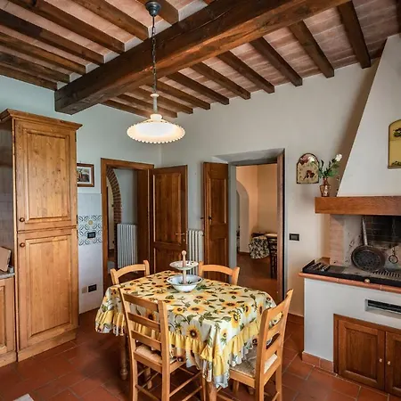 Experience The Charm Of Tenuta Le Caselle, A Cozy Surrounded By Nature And Comfort! Villa